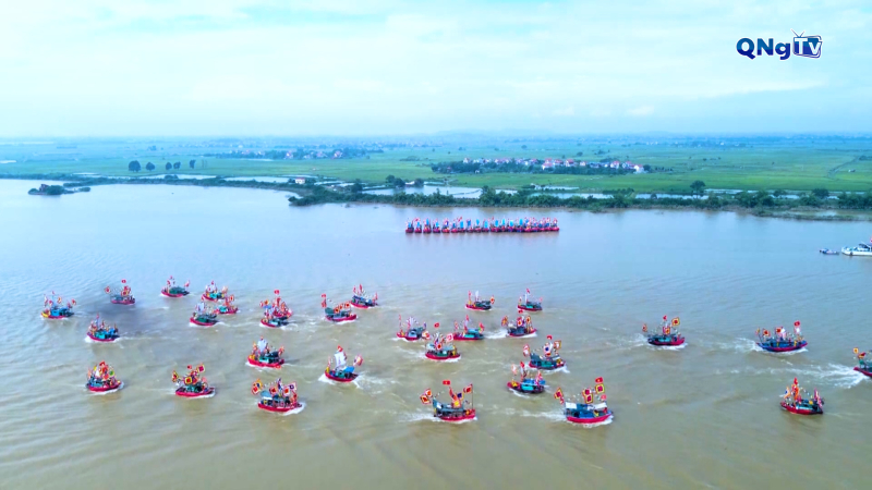 Độc đáo diễn xướng hội quân trên sông Lục Đầu