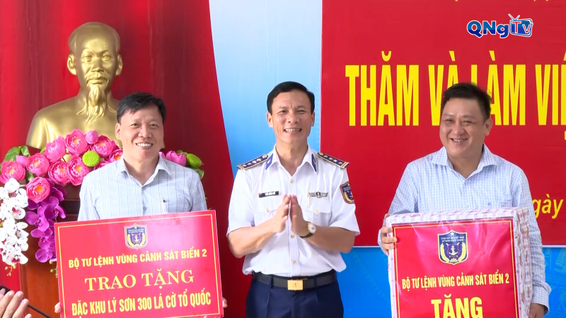 Bộ Tư lệnh Vùng Cảnh sát biển 2 làm việc với đặc khu Lý Sơn