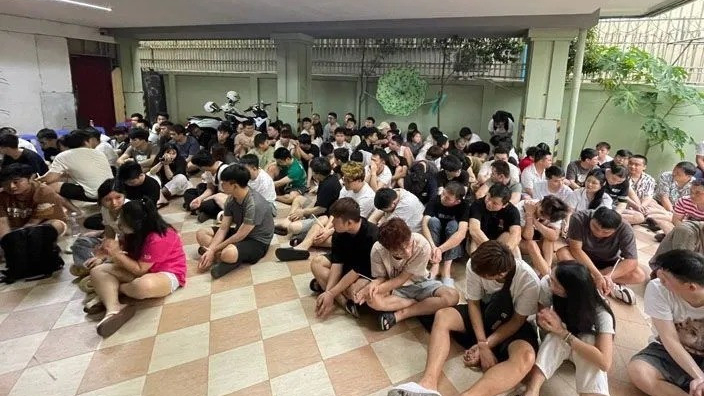 Campuchia bắt gần 3.500 nghi phạm lừa đảo trực tuyến