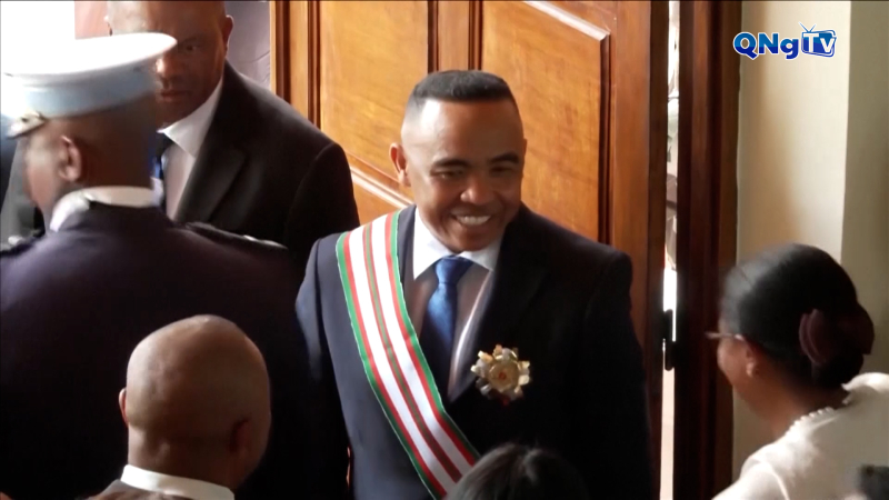 Người đứng đầu qu&acirc;n đội Madagascar tuy&ecirc;n thệ l&agrave;m Tổng thống
