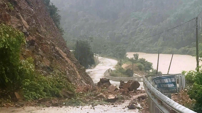 Dự báo bão số 12 (Fengshen) đổ bộ ngày 23/10