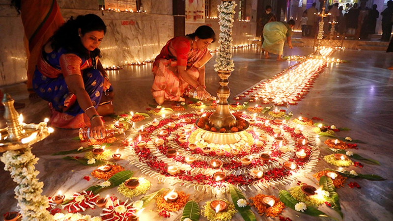 Lễ hội Diwali bừng sáng khắp Ấn Độ