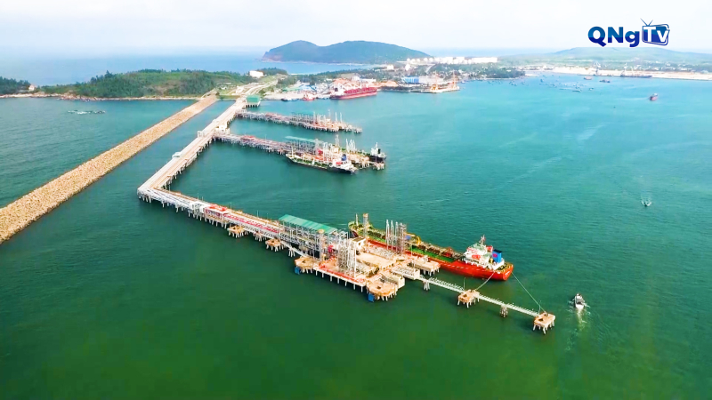 Quảng Ng&atilde;i tập trung ph&aacute;t triển hạ tầng, thu h&uacute;t nh&agrave; đầu tư