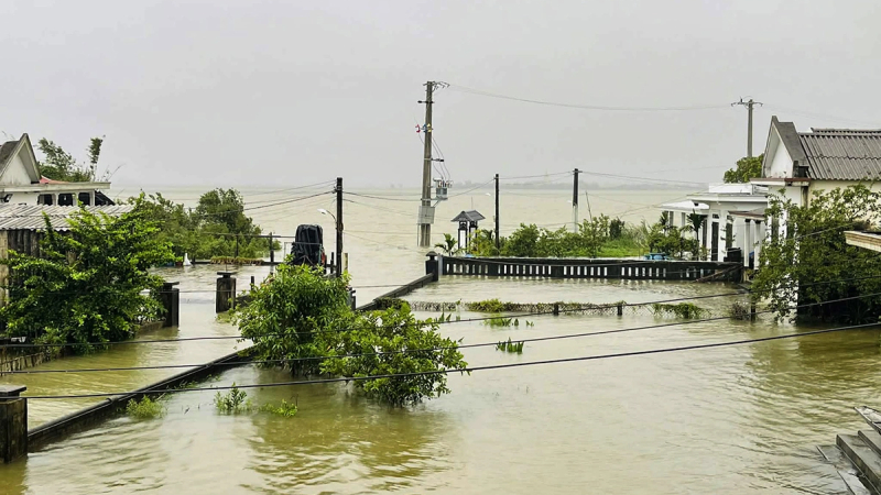Miền Trung thoát nguy cơ ngập lụt kéo dài