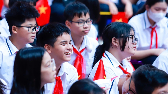 Tiếng Anh sẽ th&agrave;nh m&ocirc;n bắt buộc từ lớp 1