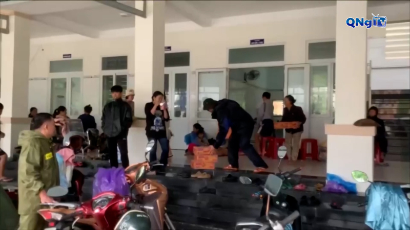 Di dời khẩn cấp người dân vùng nguy cơ sạt lở