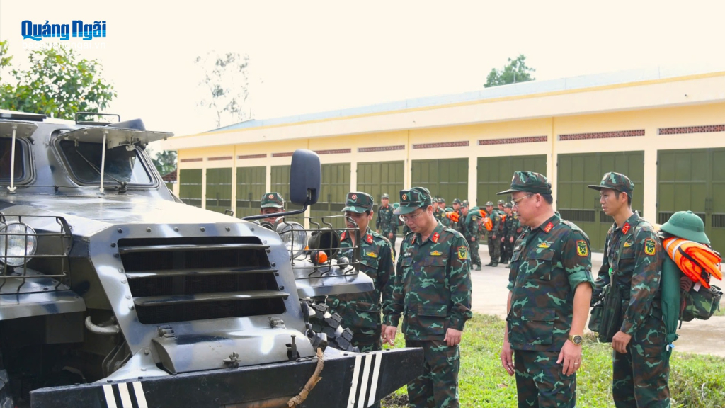 LLVT tỉnh Quảng Ngãi chuẩn bị sẵn sàng các phương tiện xe thiết giáp cơ động thực hiện nhiệm vụ khi có lệnh. Ảnh: Báo Quảng Ngãi điện tử