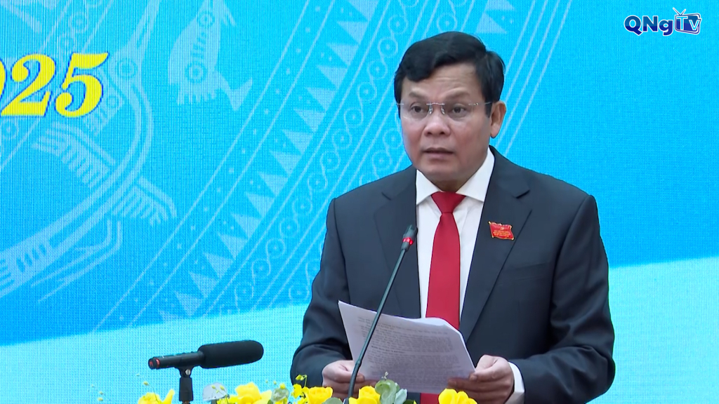 Phó Bí thư Tỉnh ủy, Chủ tịch HĐND tỉnh Nguyễn Đức Tuy phát biểu khai mạc kỳ họp.