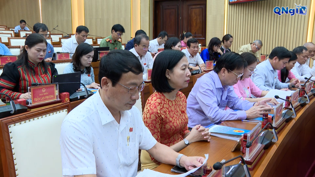 Các đại biểu dự kỳ họp