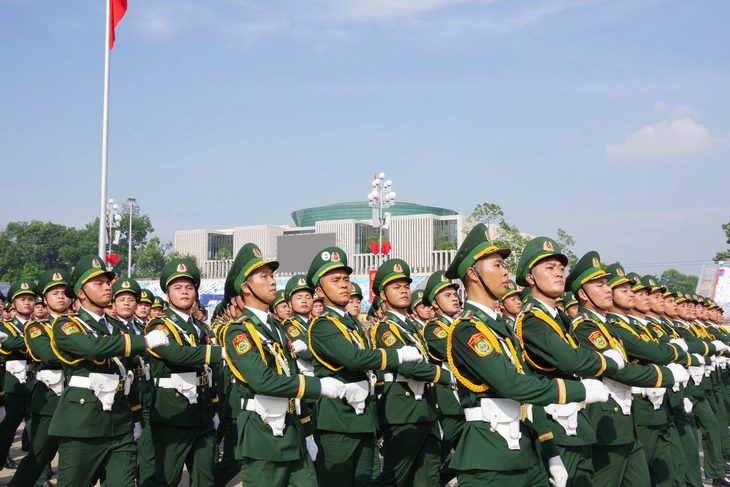 Khối sĩ quan biên phòng tập luyện cho đợt diễu binh A80 - Ảnh: Học viện Biên phòng