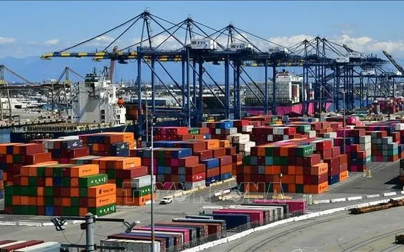 EU tìm cách cân bằng thương mại với Mỹ và Trung Quốc 