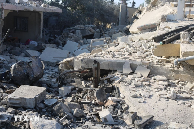 Các tòa nhà bị phá hủy sau cuộc không kích của Israel tại Zawtar al-Sharqiya,