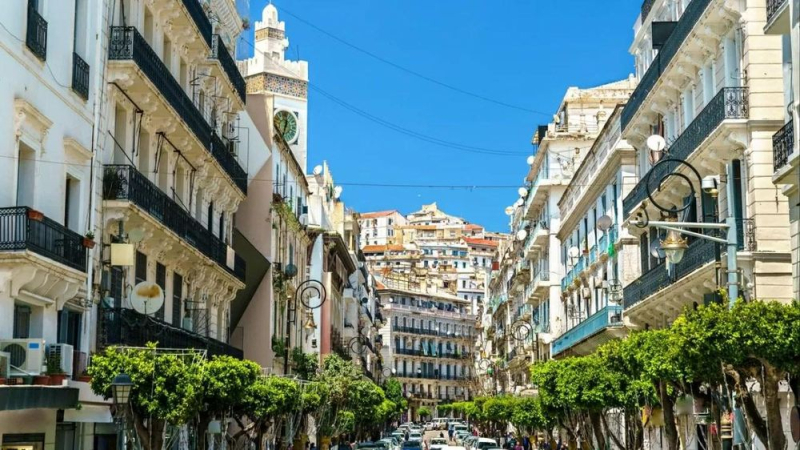 Algeria tăng 3 bậc trong danh s&aacute;ch 10 nền kinh tế hấp dẫn nhất ch&acirc;u Phi