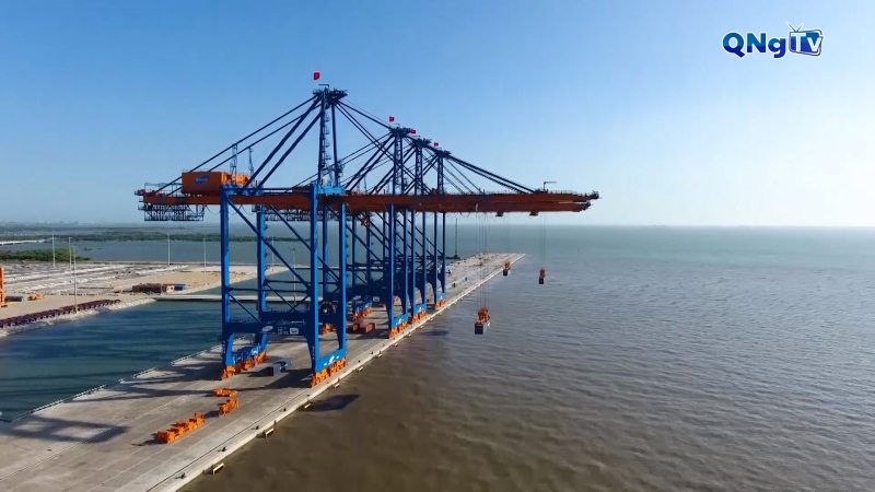 Phát huy lợi thế cảng nước sâu Dung Quất, hướng đến trung tâm logistics miền Trung