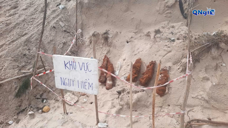 Mưa lũ tại Quảng Trị l&agrave;m lộ diện 8 quả bom, m&igrave;n