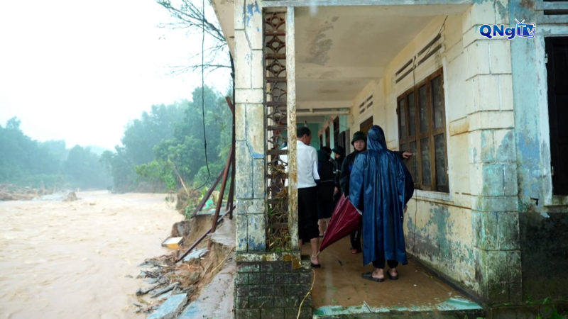 Di dời d&acirc;n v&ugrave;ng nguy cơ sạt lở tại th&agrave;nh phố Huế