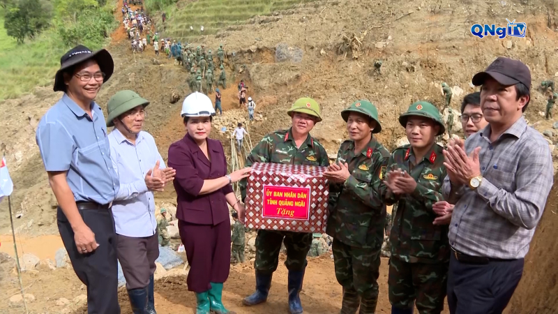 Phó Chủ tịch Thường trực UBND tỉnh Y Ngọc kiểm tra tại xã Ngọc Linh