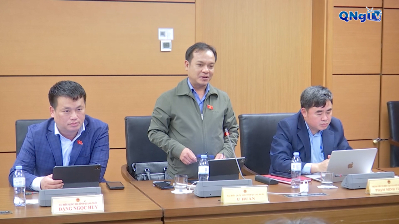 Đại biểu Quốc hội tỉnh Quảng Ngãi góp ý dự thảo Văn kiện Đại hội XIV