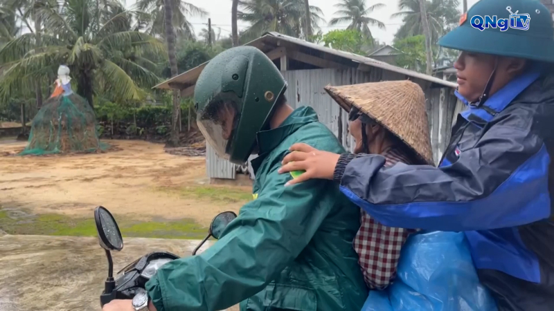 Sa Huỳnh khẩn cấp di dời dân