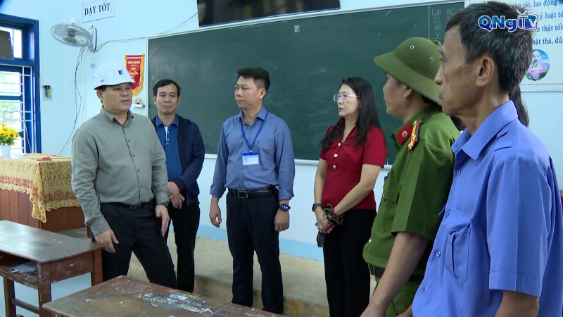 Phó Chủ tịch UBND tỉnh Trần Phước Hiền kiểm tra tại phường Nghĩa Lộ