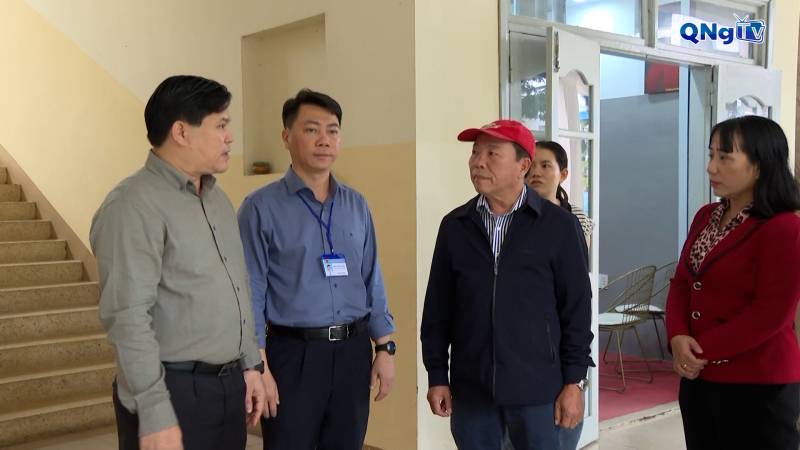 Kiểm tra phòng, chống bão lũ tại phường Đức Phổ và Nghĩa Lộ