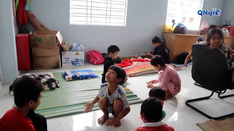 Trà Bồng di dời dân đến nơi an toàn