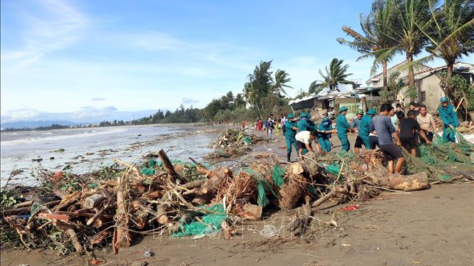 Xã biển Tịnh Khê nỗ lực khắc phục hậu quả bão