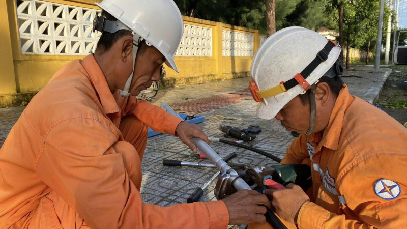 Miền Trung hơn 1,6 triệu khách hàng bị mất điện 