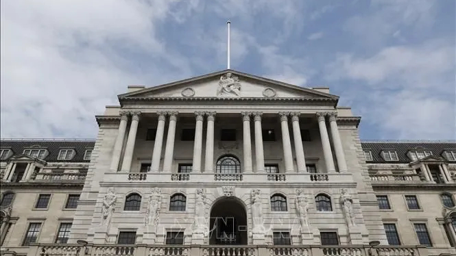 Ng&acirc;n h&agrave;ng Trung ương Anh giữ nguy&ecirc;n l&atilde;i suất