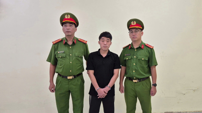 Bắt tạm giam chủ tài khoản TikTok “Dù bầu trời”