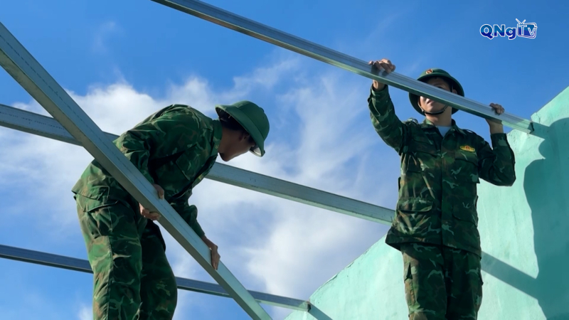 Góp tiền sửa nhà cho người dân thiệt hại sau bão