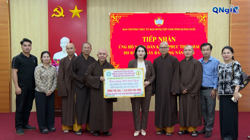 Trao 900 suất quà cho người dân Quảng Ngãi