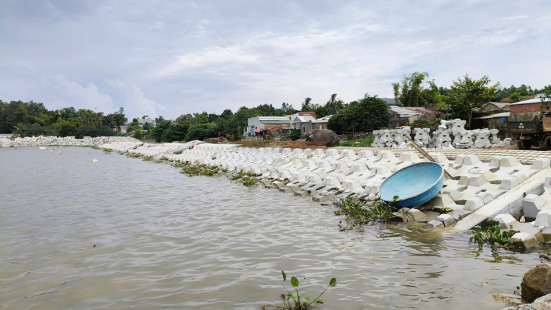 Dự án khắc phục sạt lở khu vực cửa biển Sa Cần đạt 70% khối lượng