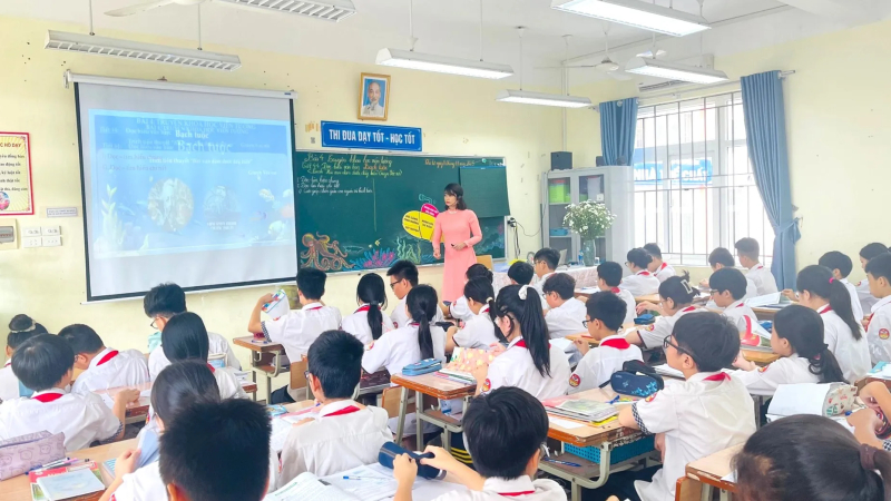 Chuẩn hóa đội ngũ quản lý giáo dục cấp xã