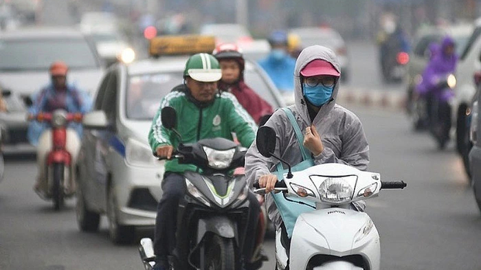 Bão Fung-Wong ra khỏi Biển Đông, không khí lạnh tràn về