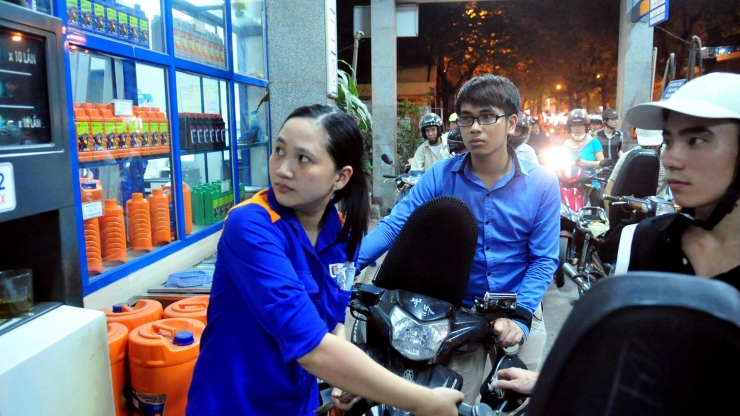 Giá xăng, dầu đồng loạt tăng