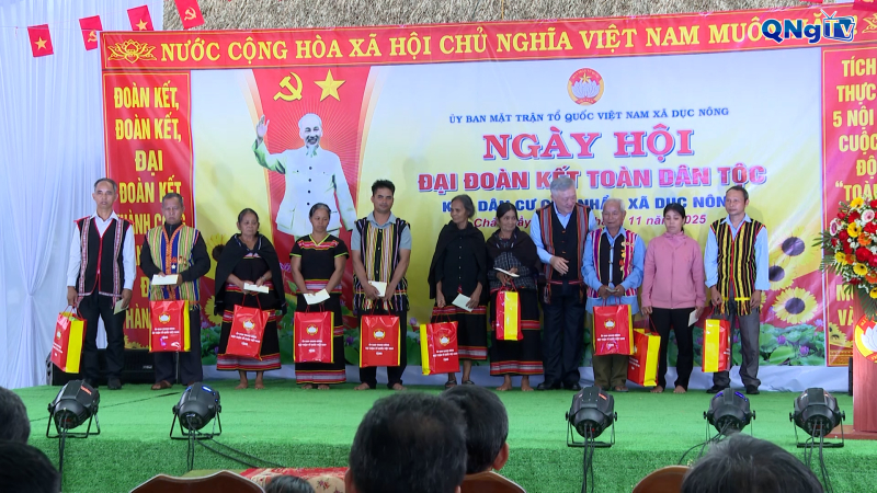 Ngày hội Đại đoàn kết toàn dân tộc tại xã Dục Nông