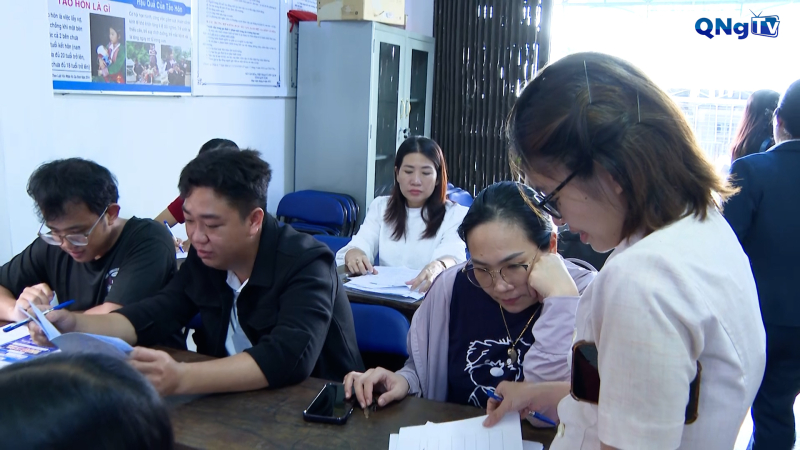 Giải quyết việc l&agrave;m ngay khi tuyển lao động