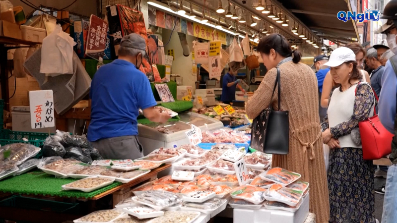 Kinh tế Nhật Bản lần đầu suy giảm