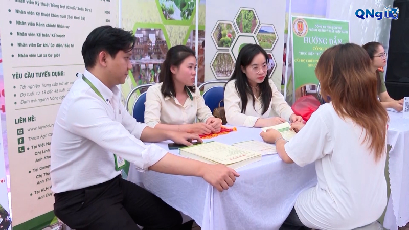 Giảm nghèo hiệu quả nhờ công tác giới thiệu việc làm