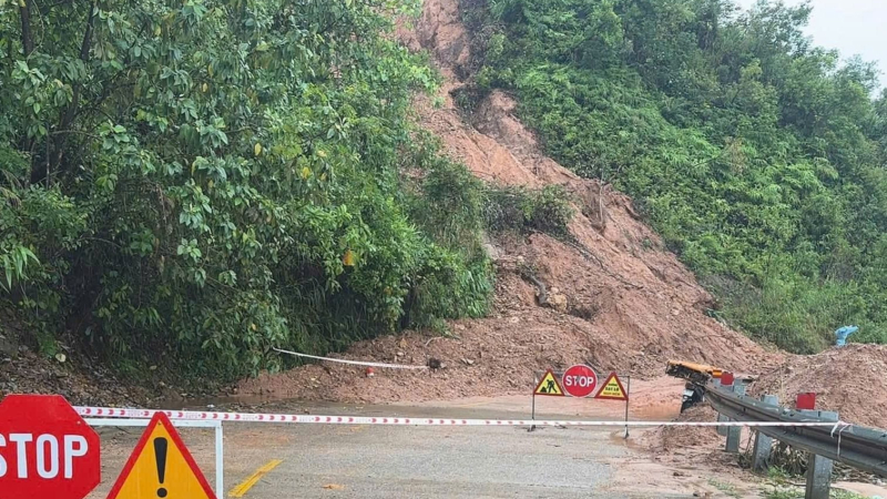 Cảnh báo sạt lở nghiêm trọng trên tỉnh lộ 623