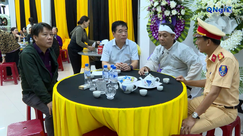 Thăm gia đình nạn nhân vụ sạt lở tại đèo Khánh Lê