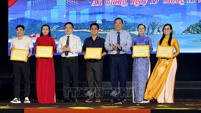 Bế mạc Liên hoan Nghệ thuật Quần chúng Khu dân cư toàn quốc 2025