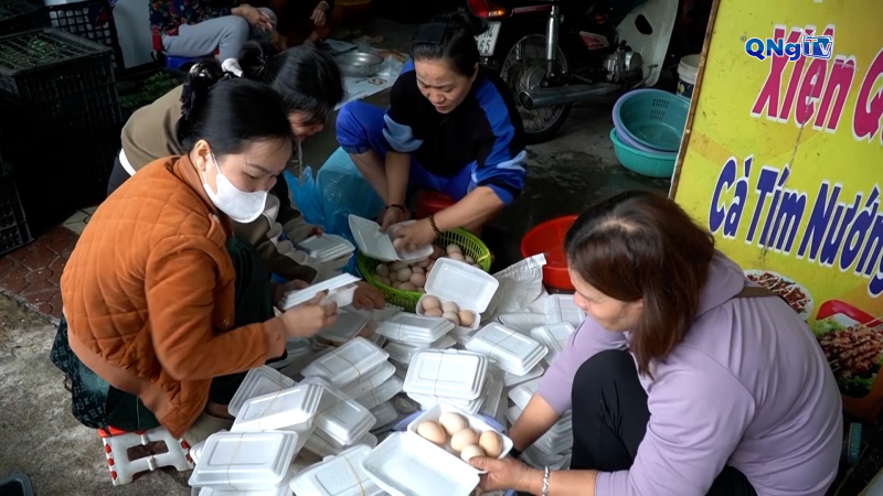 Lan tỏa sẻ chia đến đồng b&agrave;o v&ugrave;ng lũ