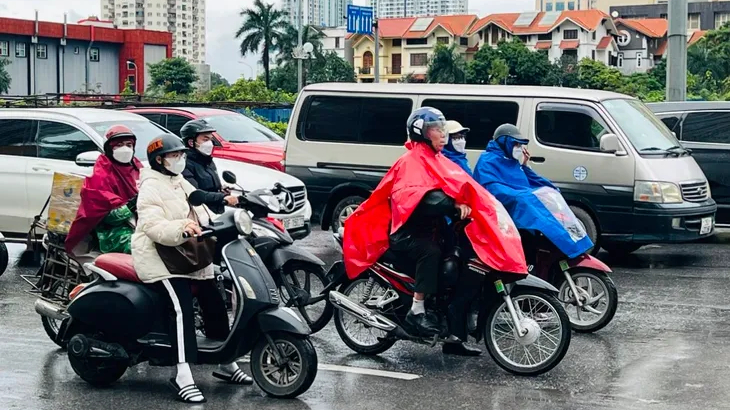 Bắc Bộ trời rét, cảnh báo lốc sét và mưa to cục bộ ở Trung Bộ