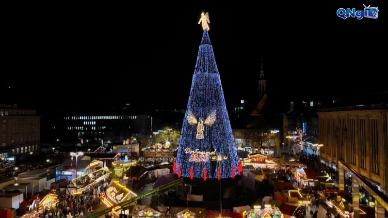 Đức ra mắt cây thông noel cao nhất thế giới