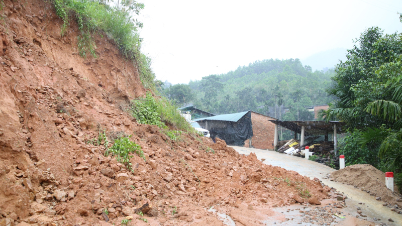 290 điểm sạt lở trên các tuyến giao thông