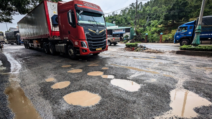 C&ocirc;ng bố t&igrave;nh huống khẩn cấp về thi&ecirc;n tai để sớm sửa Quốc lộ 1 bị lũ t&agrave;n ph&aacute;