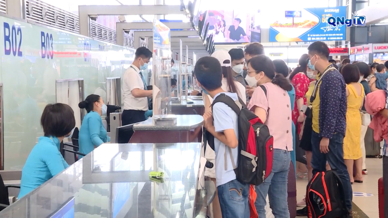 Giá vé máy bay Tết tăng cao