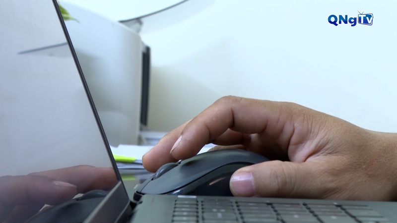 Đảng ủy xã sử dụng AI vào báo cáo